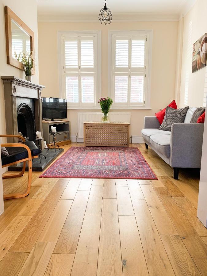Riverside Lodge - Quaint Victorian Home By The River York Extérieur photo