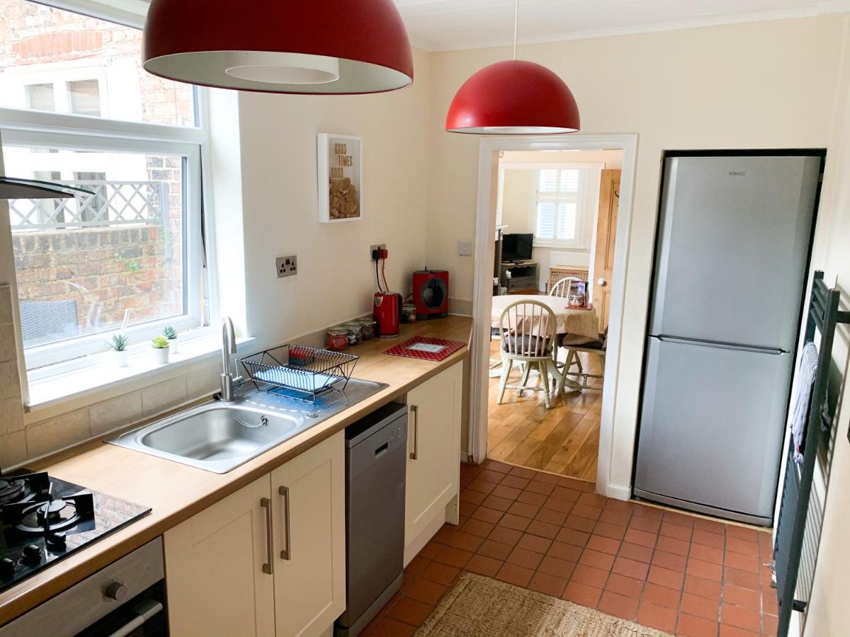Riverside Lodge - Quaint Victorian Home By The River York Extérieur photo