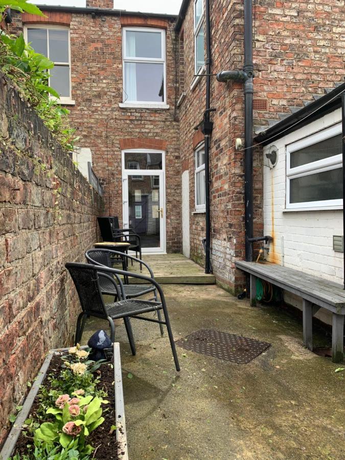 Riverside Lodge - Quaint Victorian Home By The River York Extérieur photo