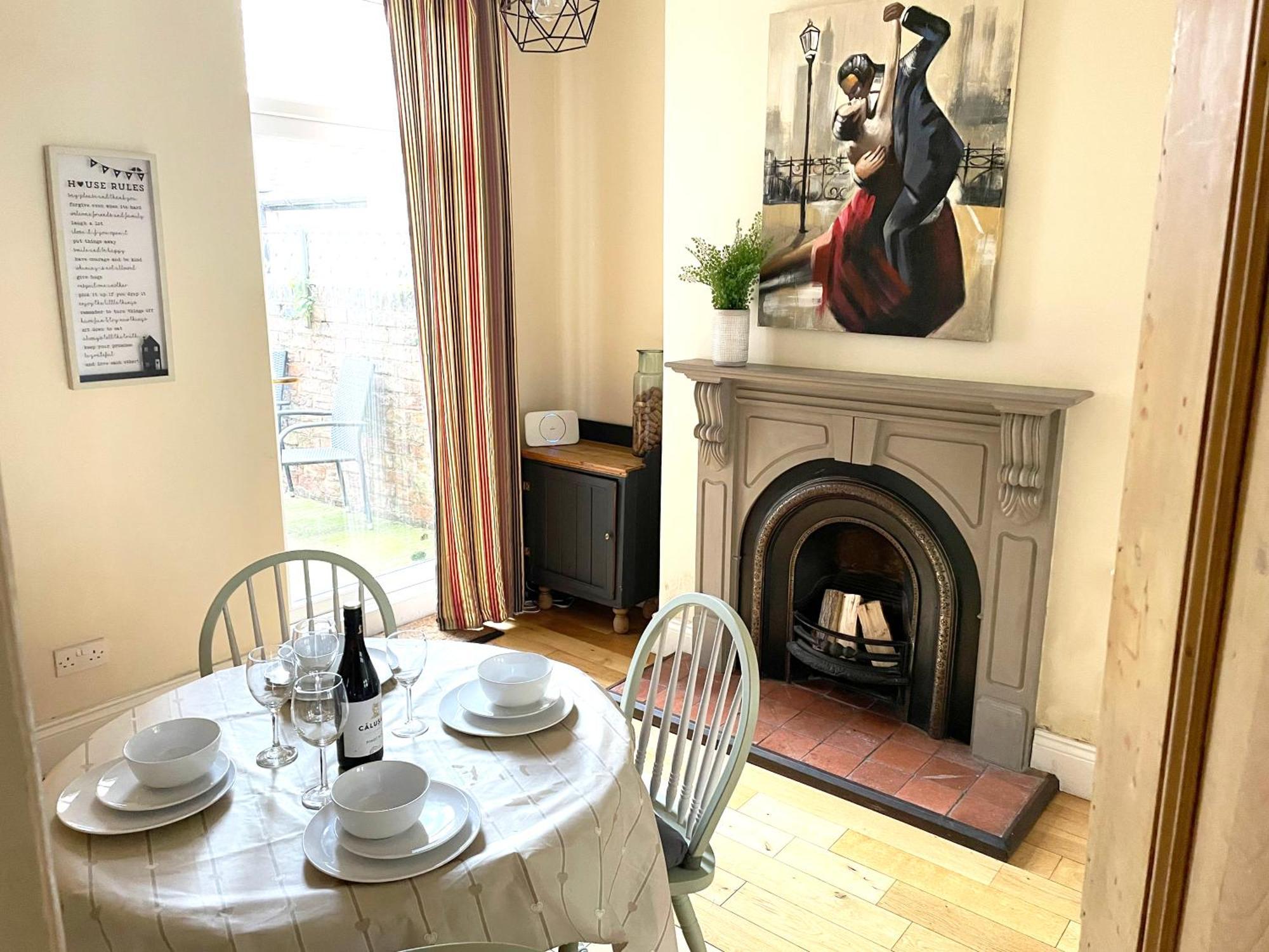 Riverside Lodge - Quaint Victorian Home By The River York Extérieur photo